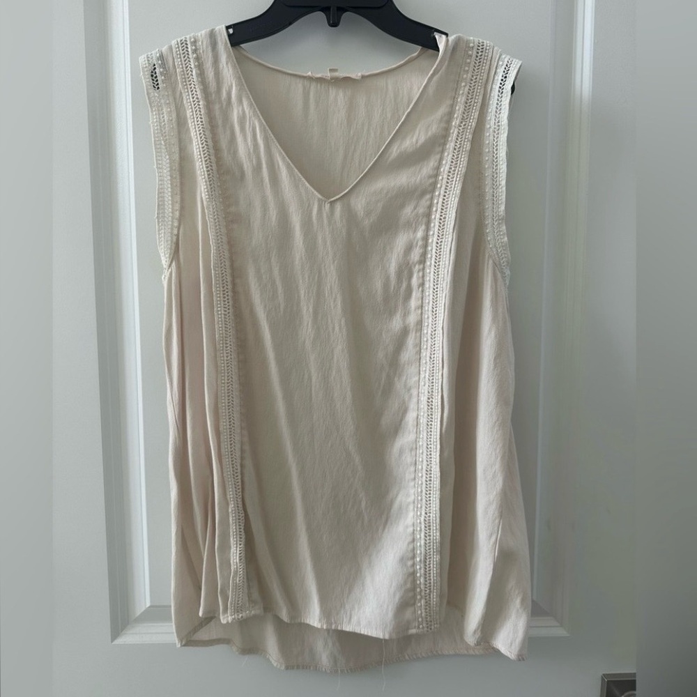 41 Hawthorn Ivory V-neck lace Victorian cottage prairie top medium